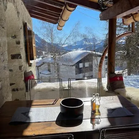 In&out, Lenzerheide Freistehendes Chalet, Urchig, Gross *