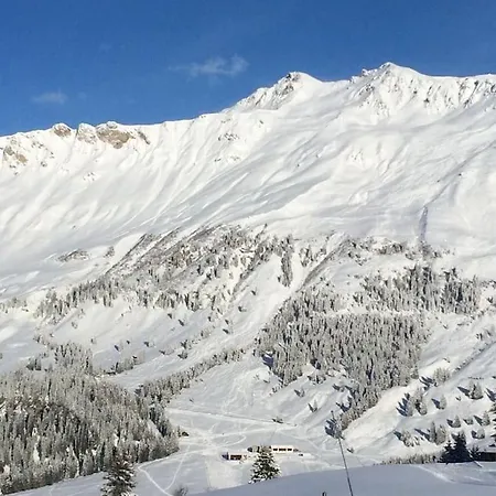 In&out, Lenzerheide Freistehendes Chalet, Urchig, Gross Villa