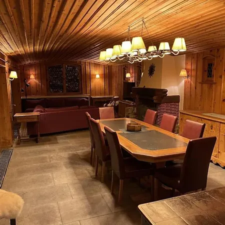 In&out, Lenzerheide Freistehendes Chalet, Urchig, Gross