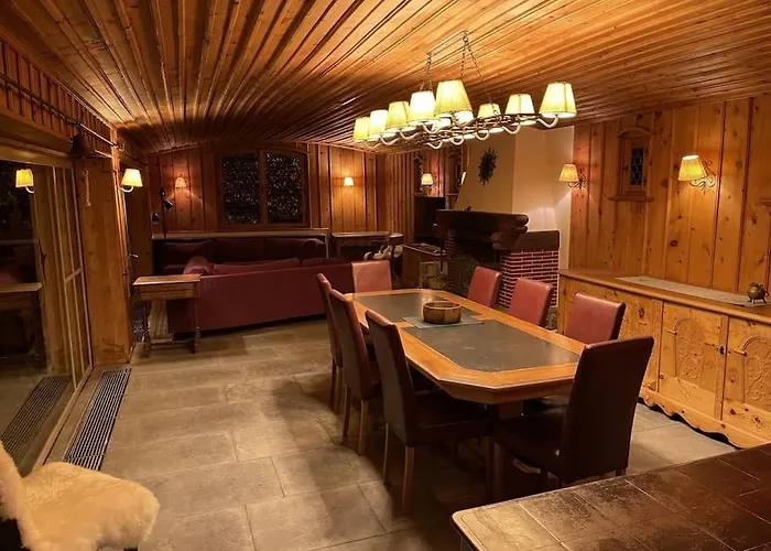 In&out, Lenzerheide Freistehendes Chalet, Urchig, Gross