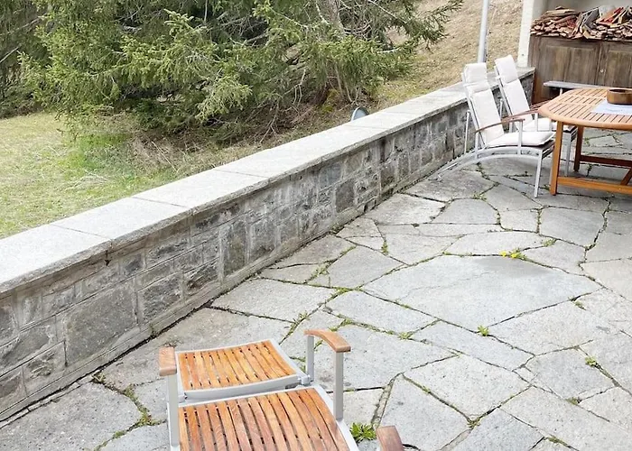 In&out, Lenzerheide Freistehendes Chalet, Urchig, Gross Villa Valbella