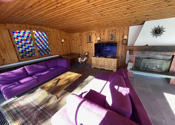 In&out, Lenzerheide Freistehendes Chalet, Urchig, Gross Villa Valbella