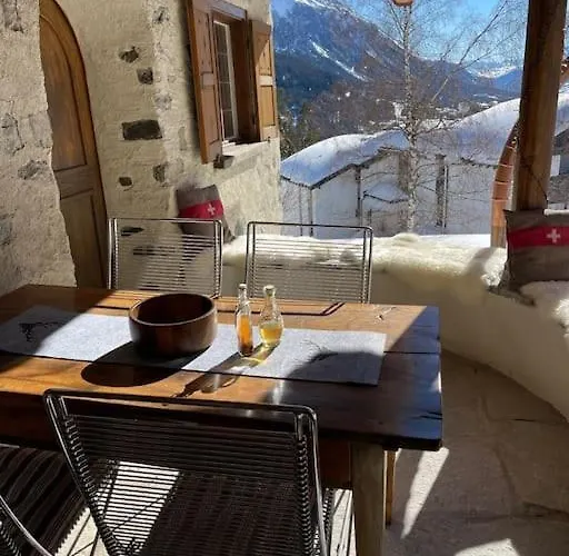 In&out, Lenzerheide Freistehendes Chalet, Urchig, Gross Villa *