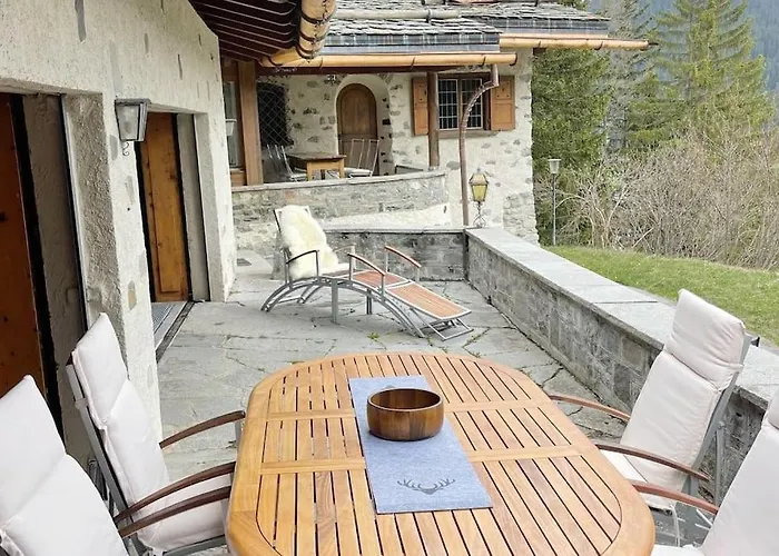 In&out, Lenzerheide Freistehendes Chalet, Urchig, Gross Villa Valbella