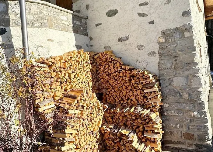 In&out, Lenzerheide Freistehendes Chalet, Urchig, Gross Villa