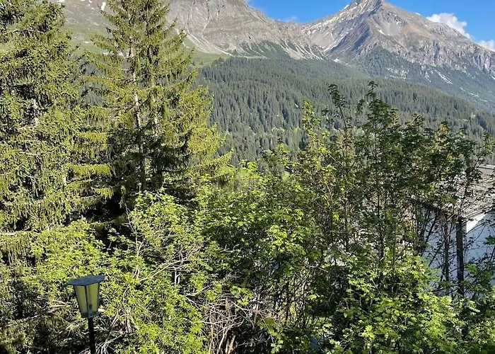 In&out, Lenzerheide Freistehendes Chalet, Urchig, Gross Villa *