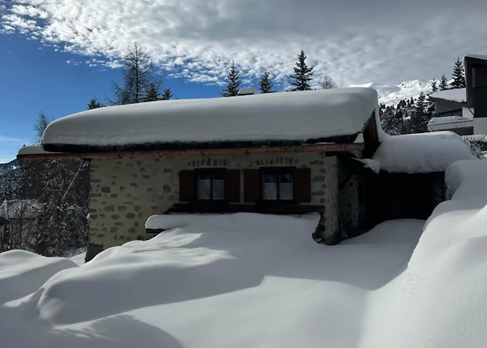 In&out, Lenzerheide Freistehendes Chalet, Urchig, Gross