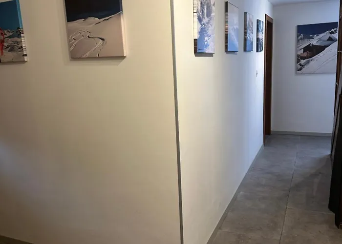 In&out, Lenzerheide Freistehendes Chalet, Urchig, Gross