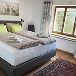 In&out, Lenzerheide Freistehendes Chalet, Urchig, Gross * Valbella