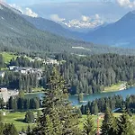 In&out, Lenzerheide Freistehendes Chalet, Urchig, Gross Villa