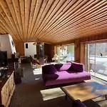 In&out, Lenzerheide Freistehendes Chalet, Urchig, Gross Villa *