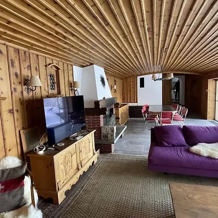 In&out, Lenzerheide Freistehendes Chalet, Urchig, Gross Villa