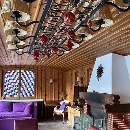 In&out, Lenzerheide Freistehendes Chalet, Urchig, Gross *