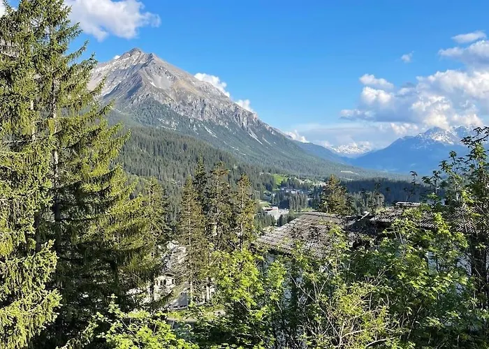 In&out, Lenzerheide Freistehendes Chalet, Urchig, Gross Villa *