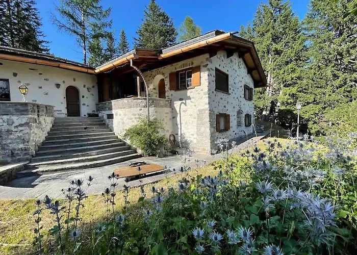 In&out, Lenzerheide Freistehendes Chalet, Urchig, Gross Valbella